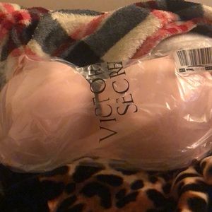 Pale Pink Victoria Secret Bra